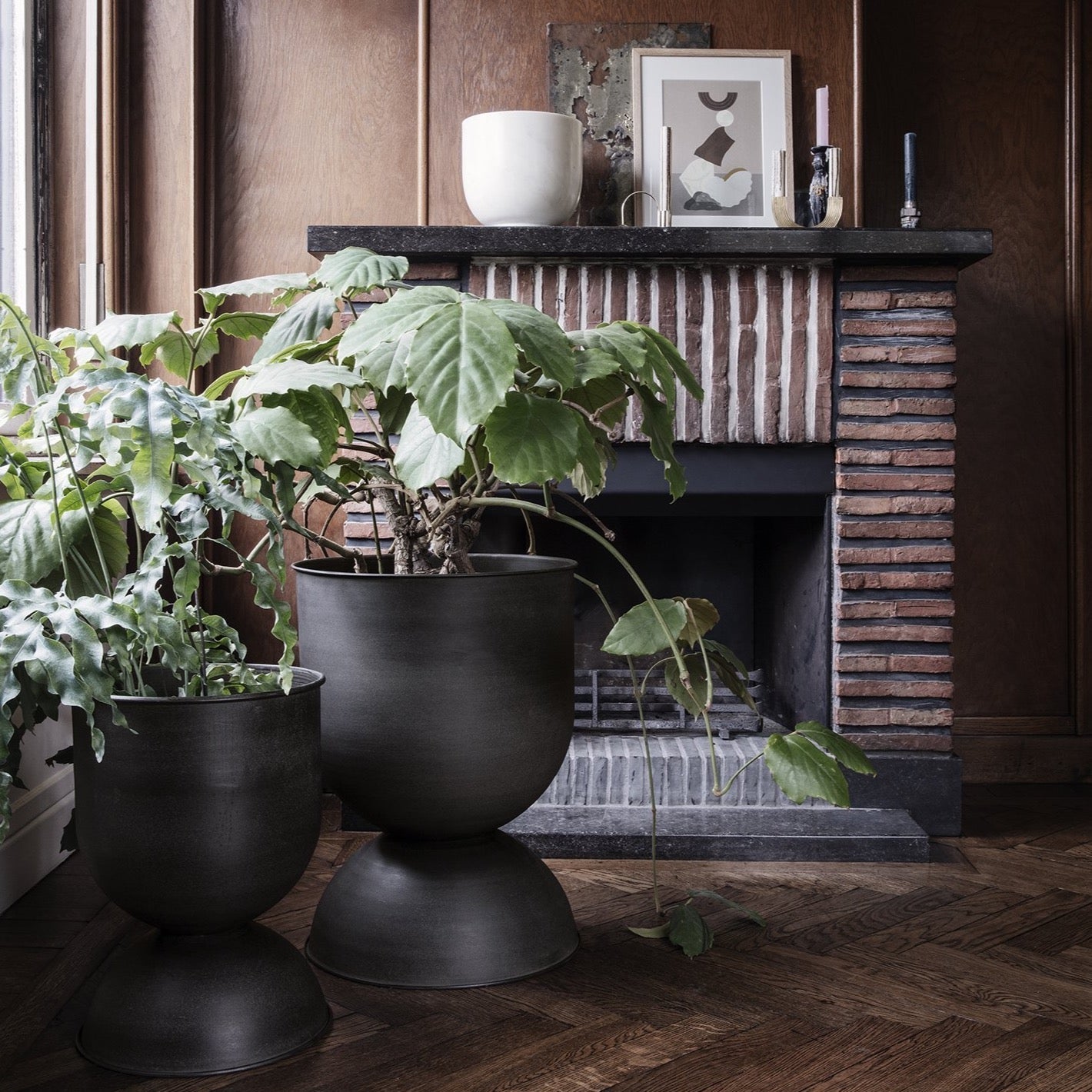 Ferm Living Hourglass Pot - Medium