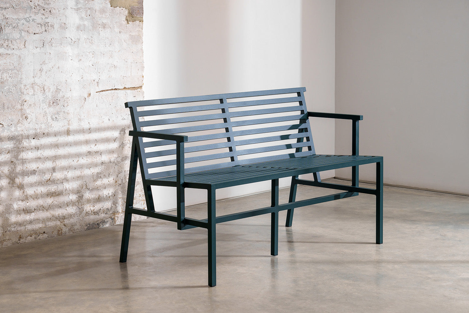 NINE 19 Outdoors Dining Bench