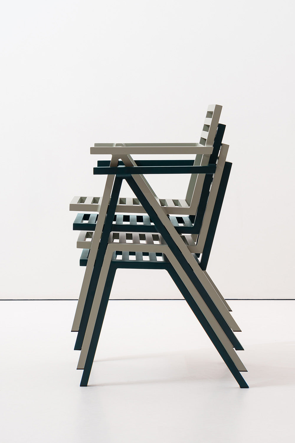 NINE 19 Outdoors Stacking Arm Chair
