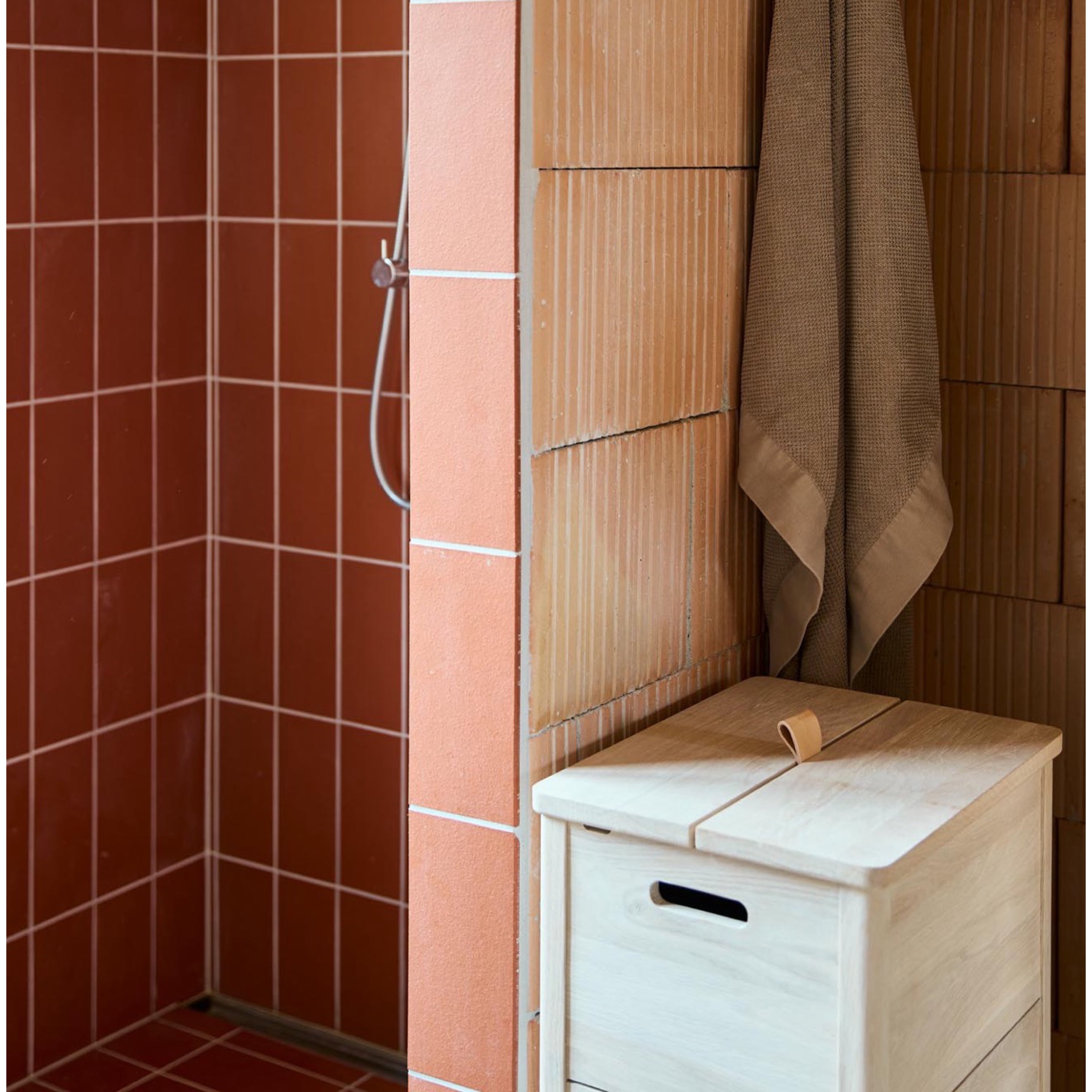 Form & Refine A Line Laundry Box