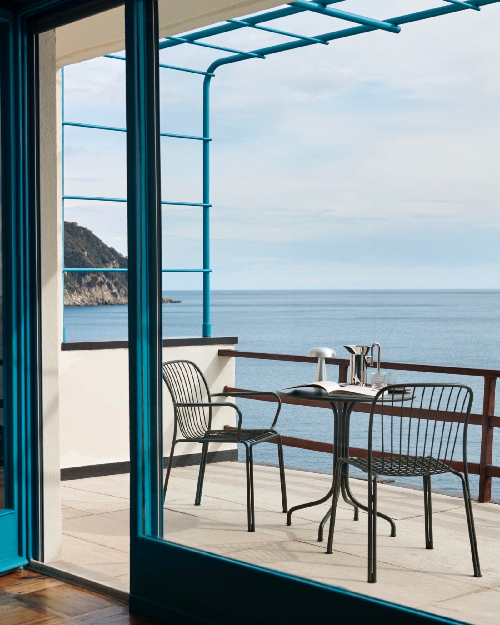 &Tradition Thorvald Round Cafe Table SC96