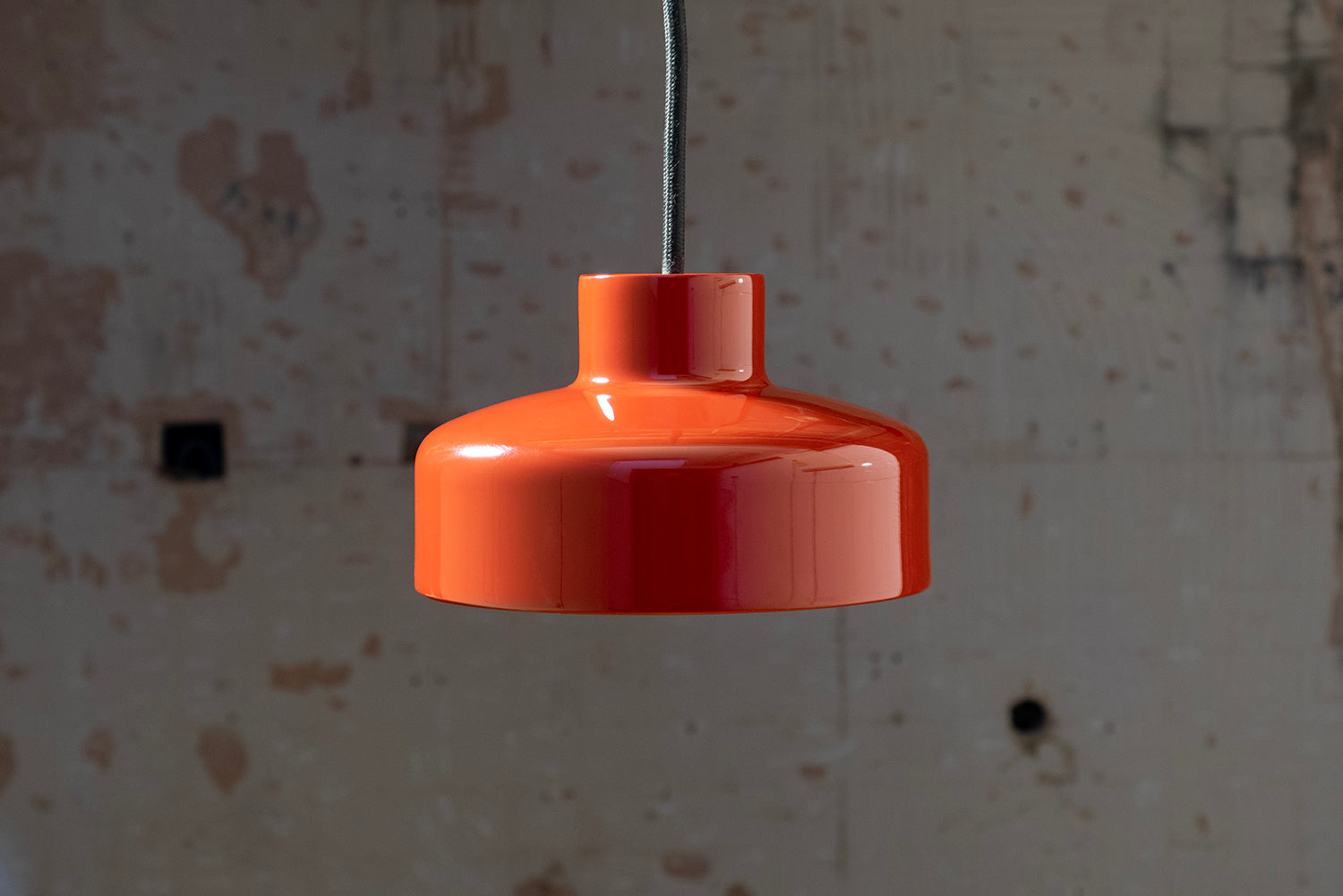 NINE Lacquer Pendant Small - Red