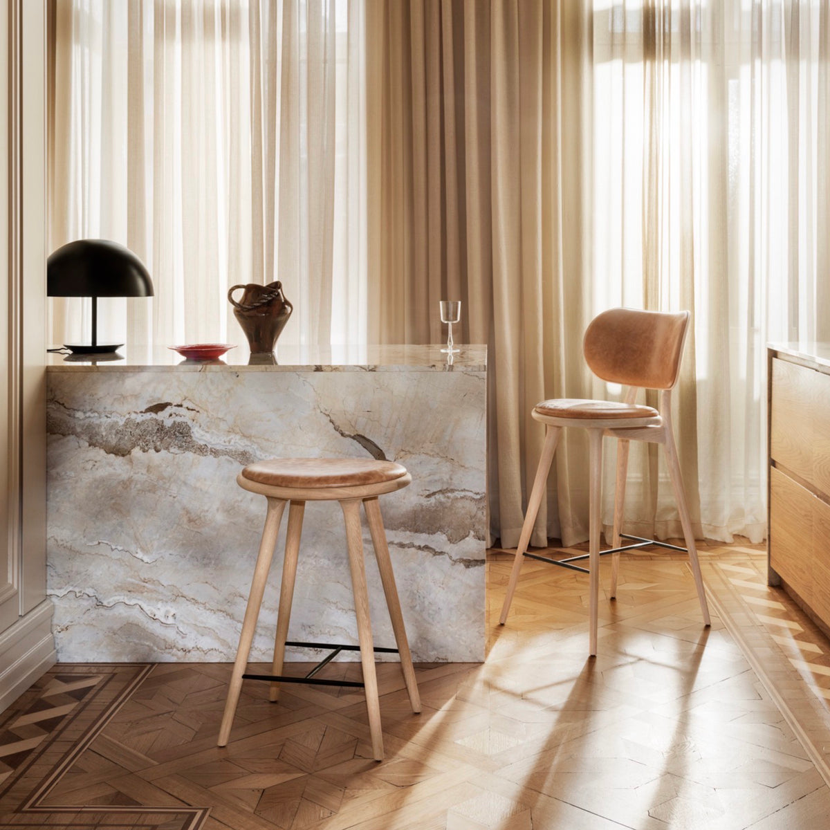 Mater High Stool Backrest