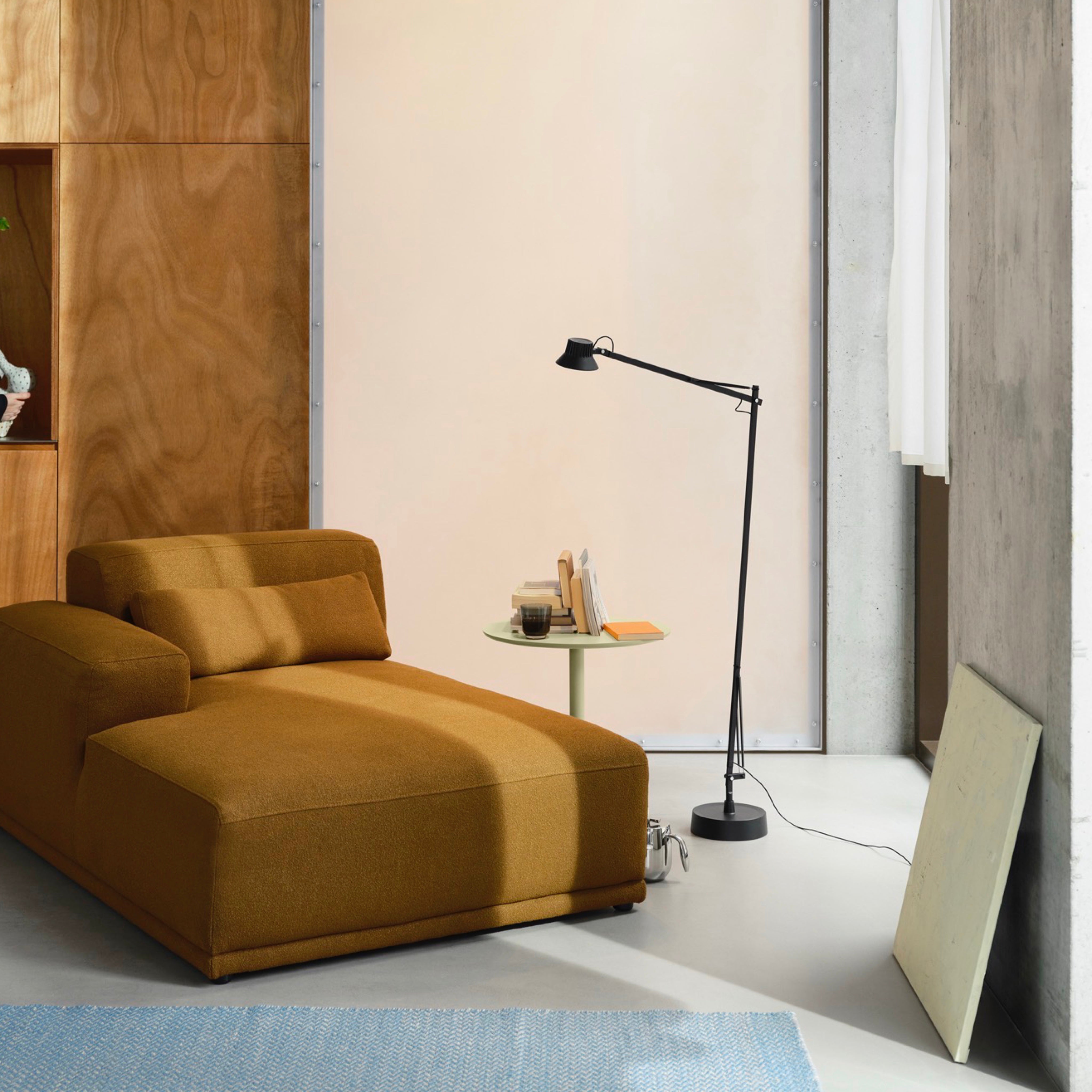 Muuto Dedicate Floor Lamp - Black