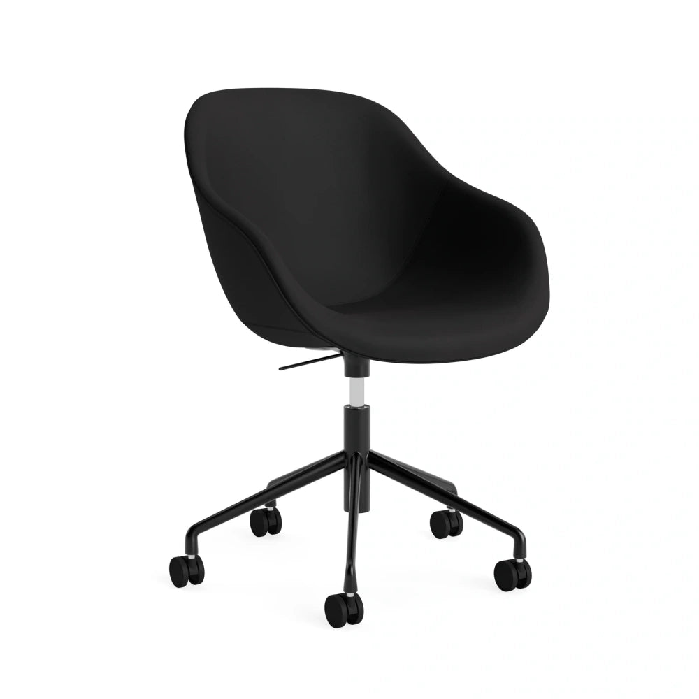 HAY AAC 153 Chair – Sence black – w. gas black 5 Star swivel base