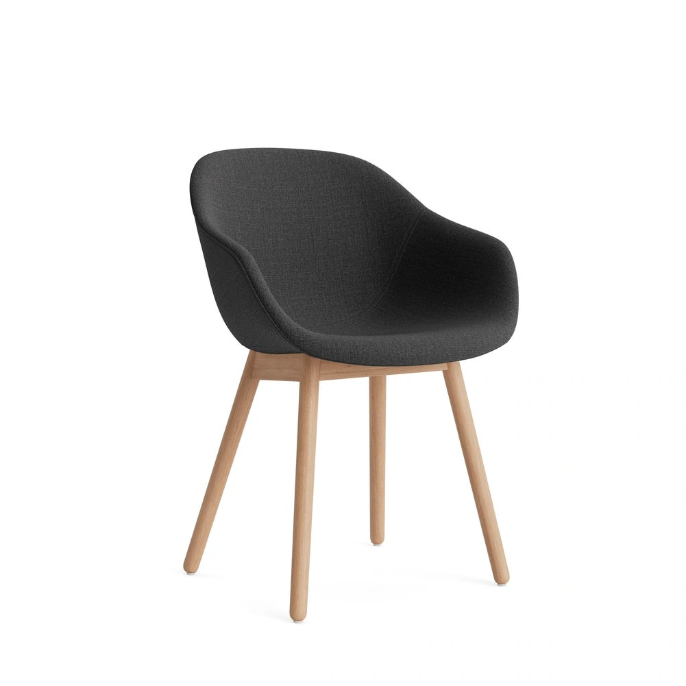 HAY AAC 213 Canvas 174 – wb lacquered oak