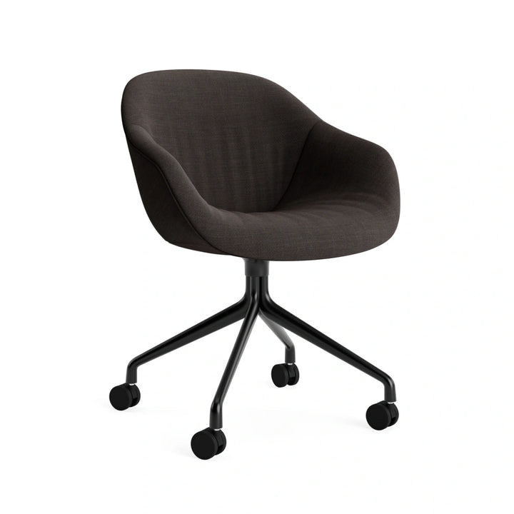 HAY AAC 225 Soft in Remix 276 with a black aluminium four-star swivel base and castors