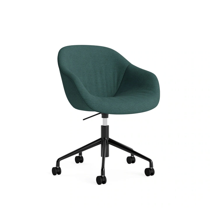 HAY AAC 253 Soft Fiord 862 – black powder coated alu base