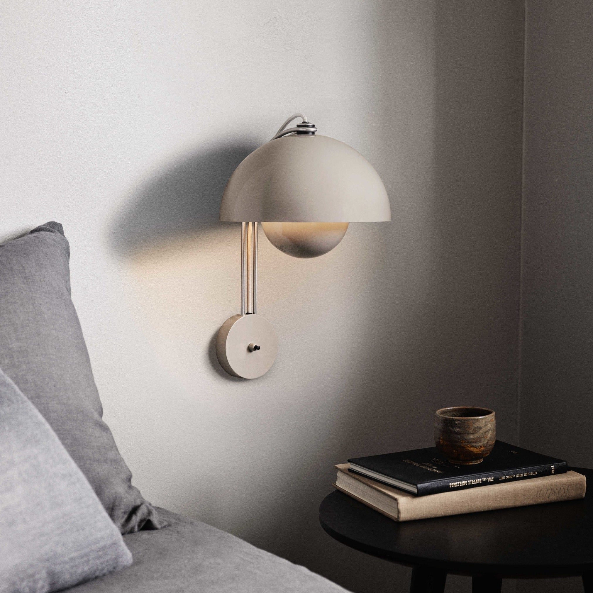 &Tradition Flowerpot Wall Lamp VP8