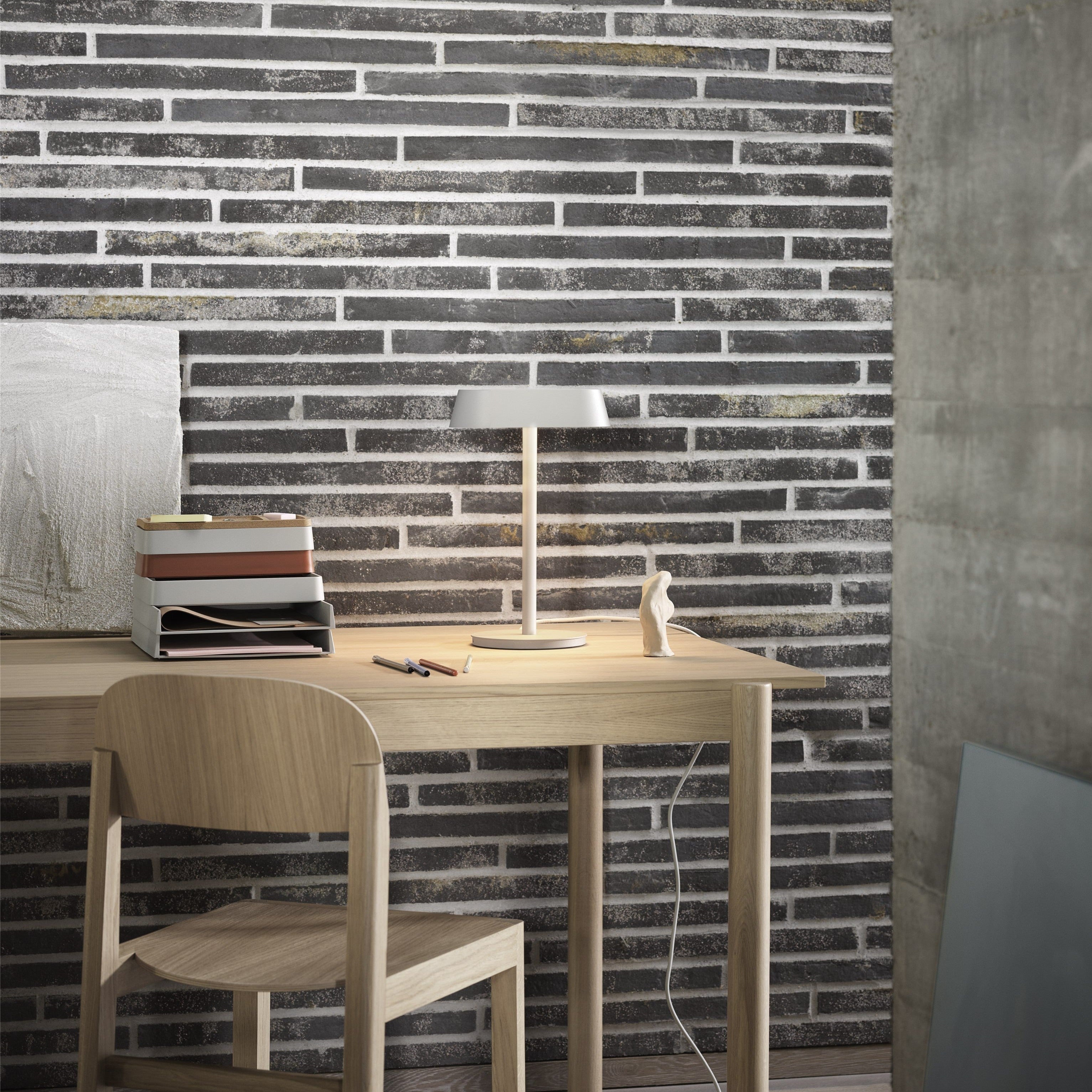 Muuto Linear Table Lamp