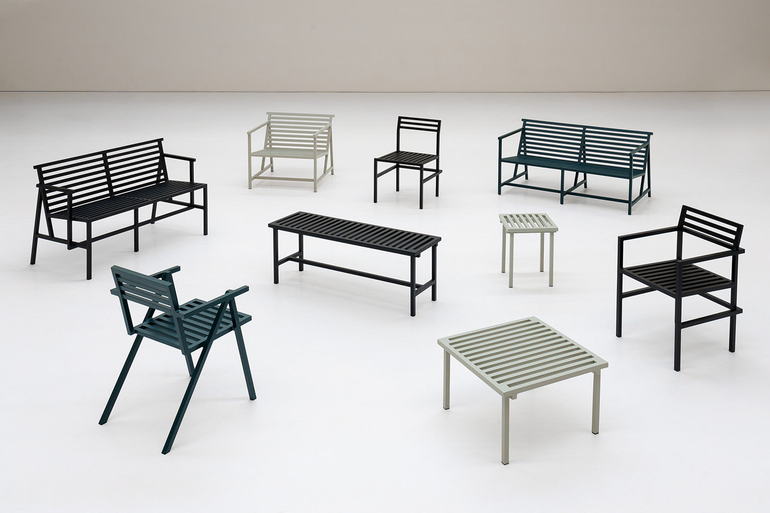 NINE 19 Outdoors Lounge Bench