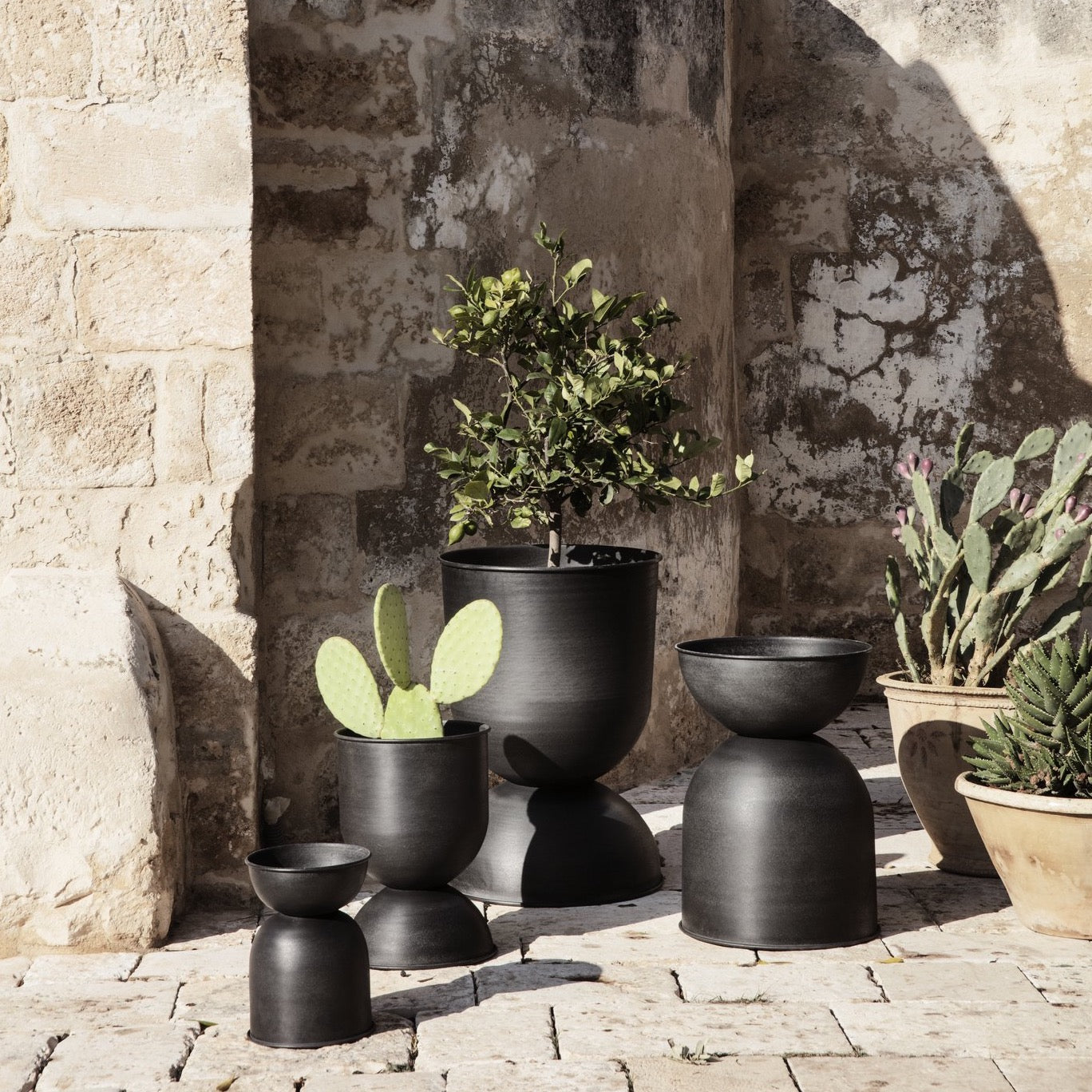 Ferm Living Hourglass Pot - Large
