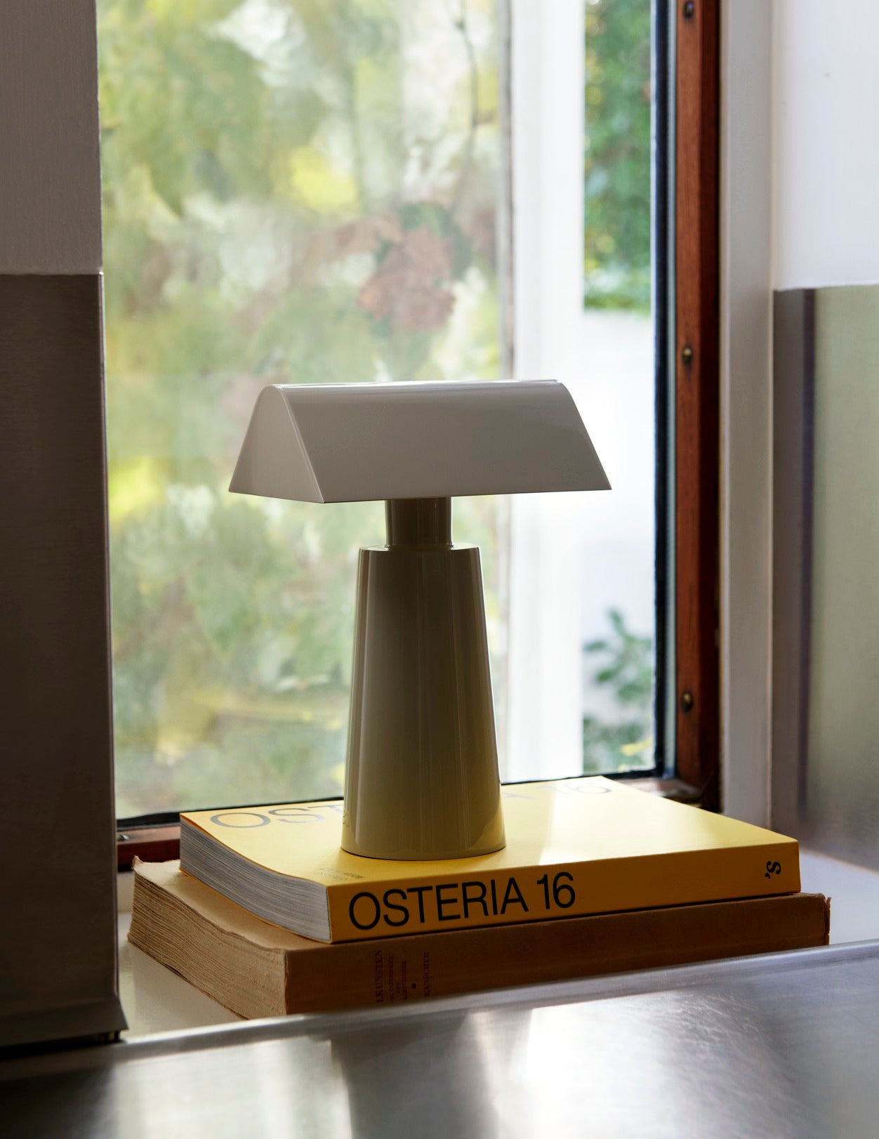 &Tradition Caret Portable Lamp MF1