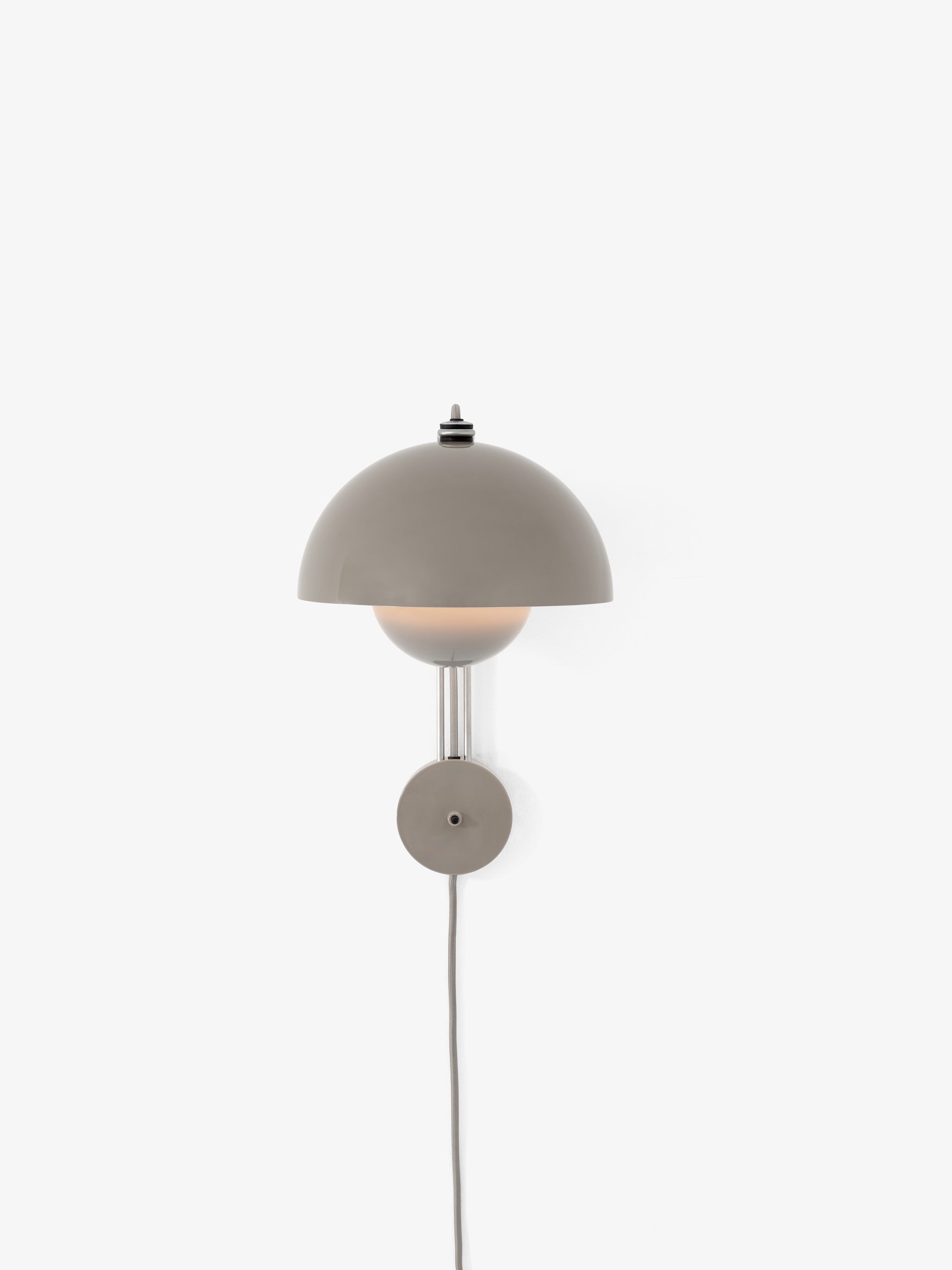 &Tradition Flowerpot Wall Lamp VP8