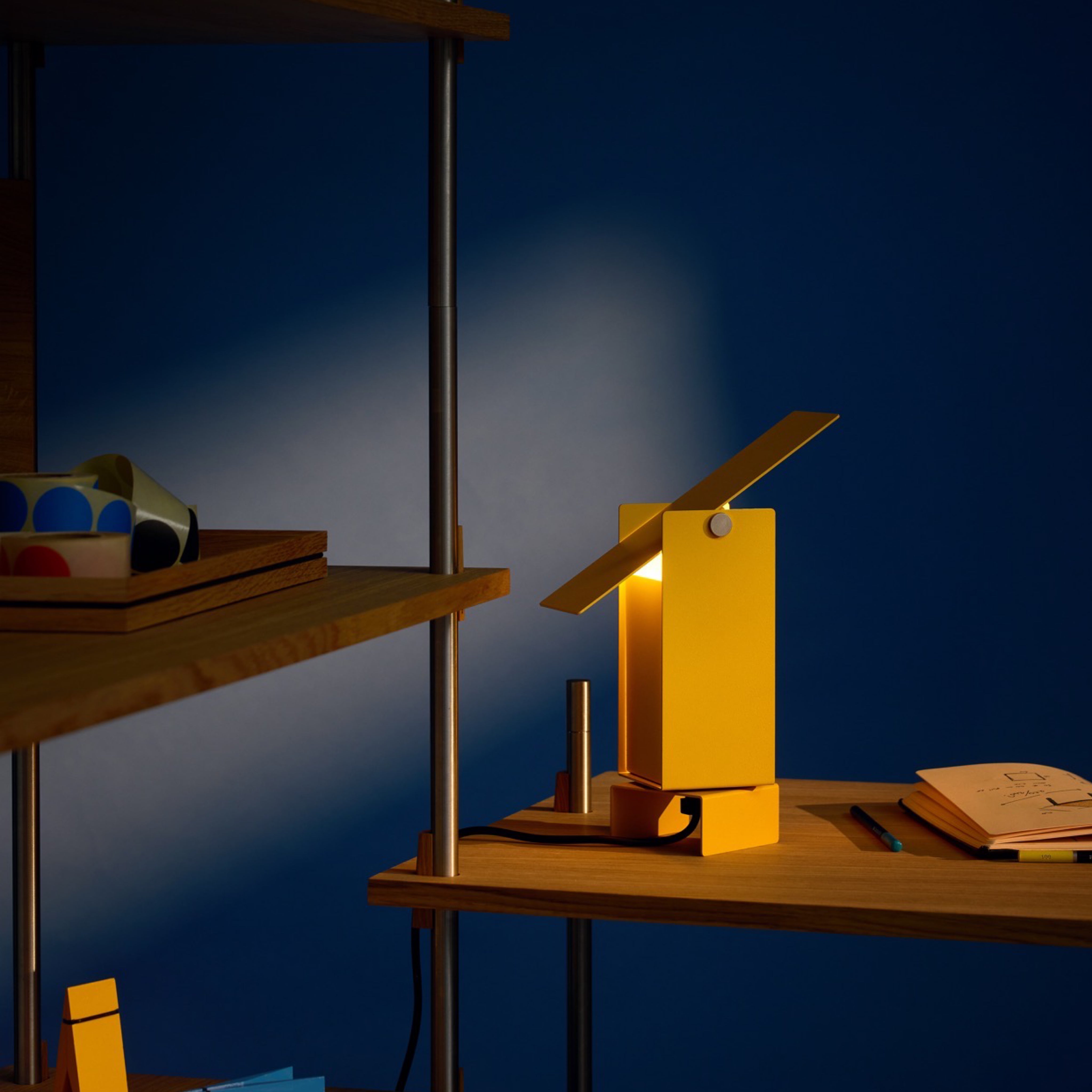 Moebe Pivoting Table Lamp