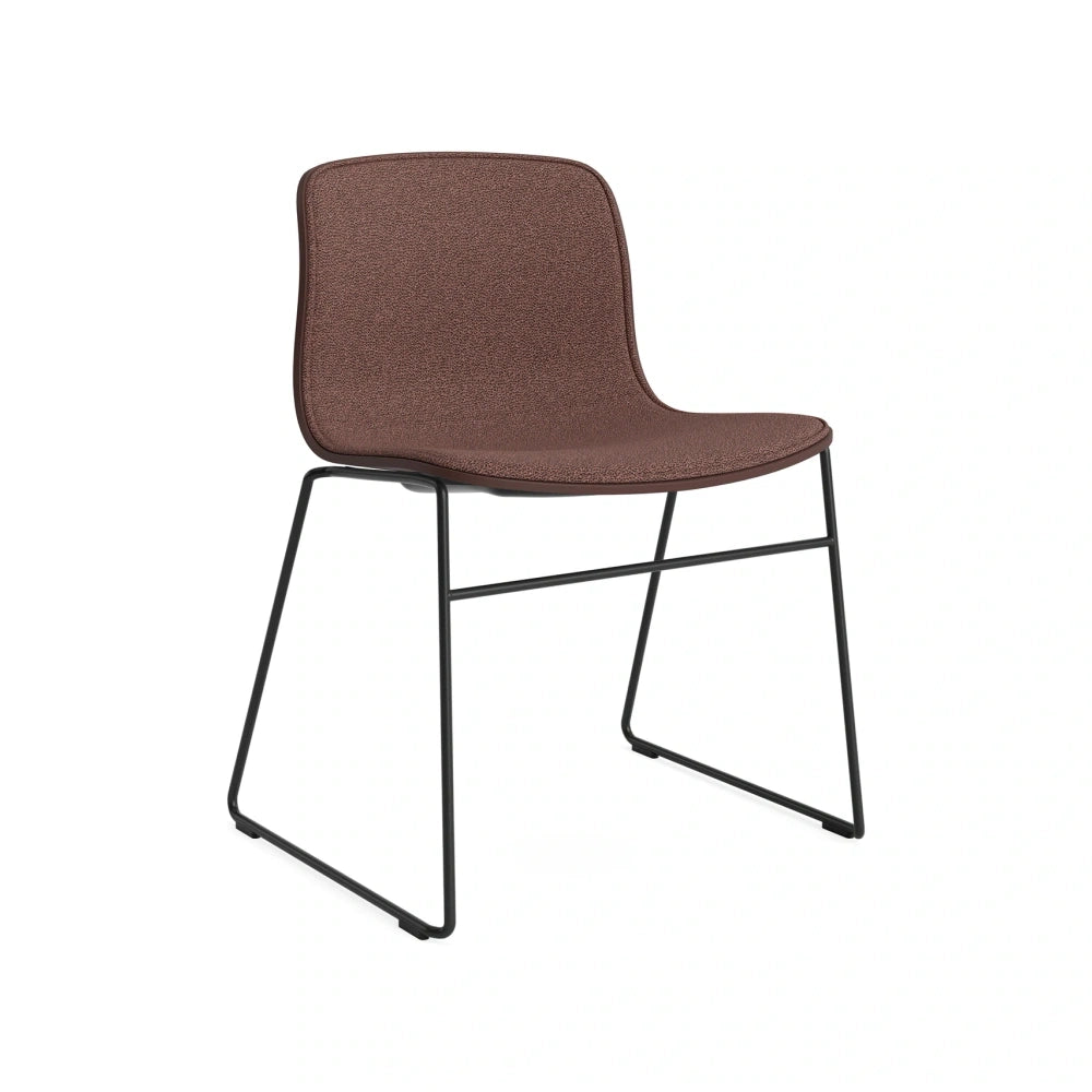 HAY AAC 08 front uph Olavi by HAY 12 – raisin 2.0 shell – black powder coated steel base