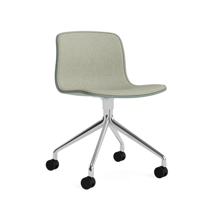 HAY AAC 14 front uph Metaphor 027 – fall green 2.0 shell – polished aluminium base
