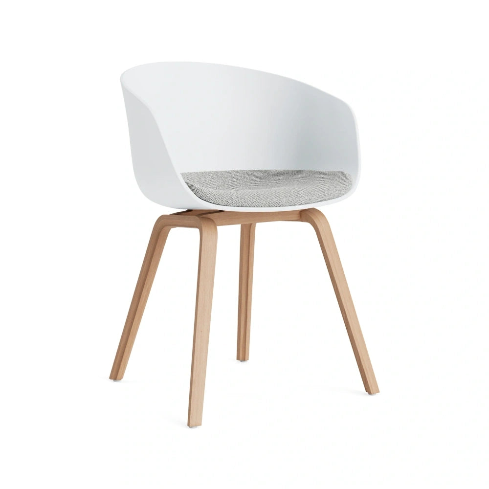 HAY AAC 22 white 2.0 shell – seat uph Hallingdal 116 – wb lacquer oak base