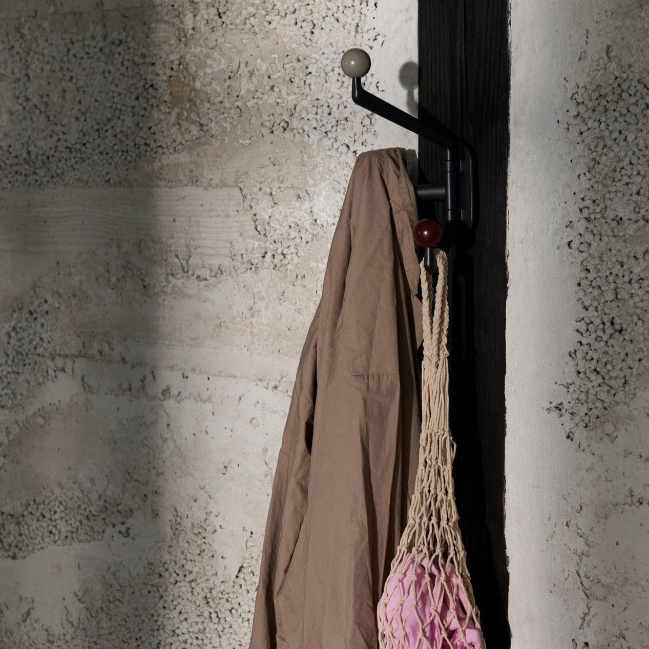 &Tradition Capture Wall Hook Large - Graphite & Multicolour (SC75)