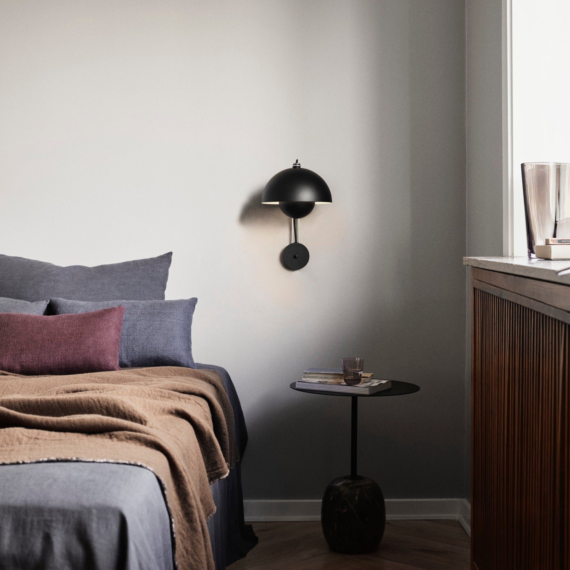 &Tradition Flowerpot Wall Lamp VP8