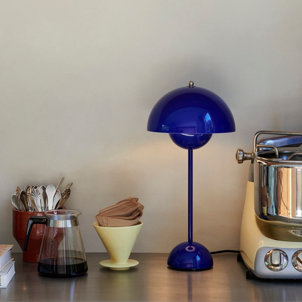 &Tradition Flowerpot Table Lamp VP3